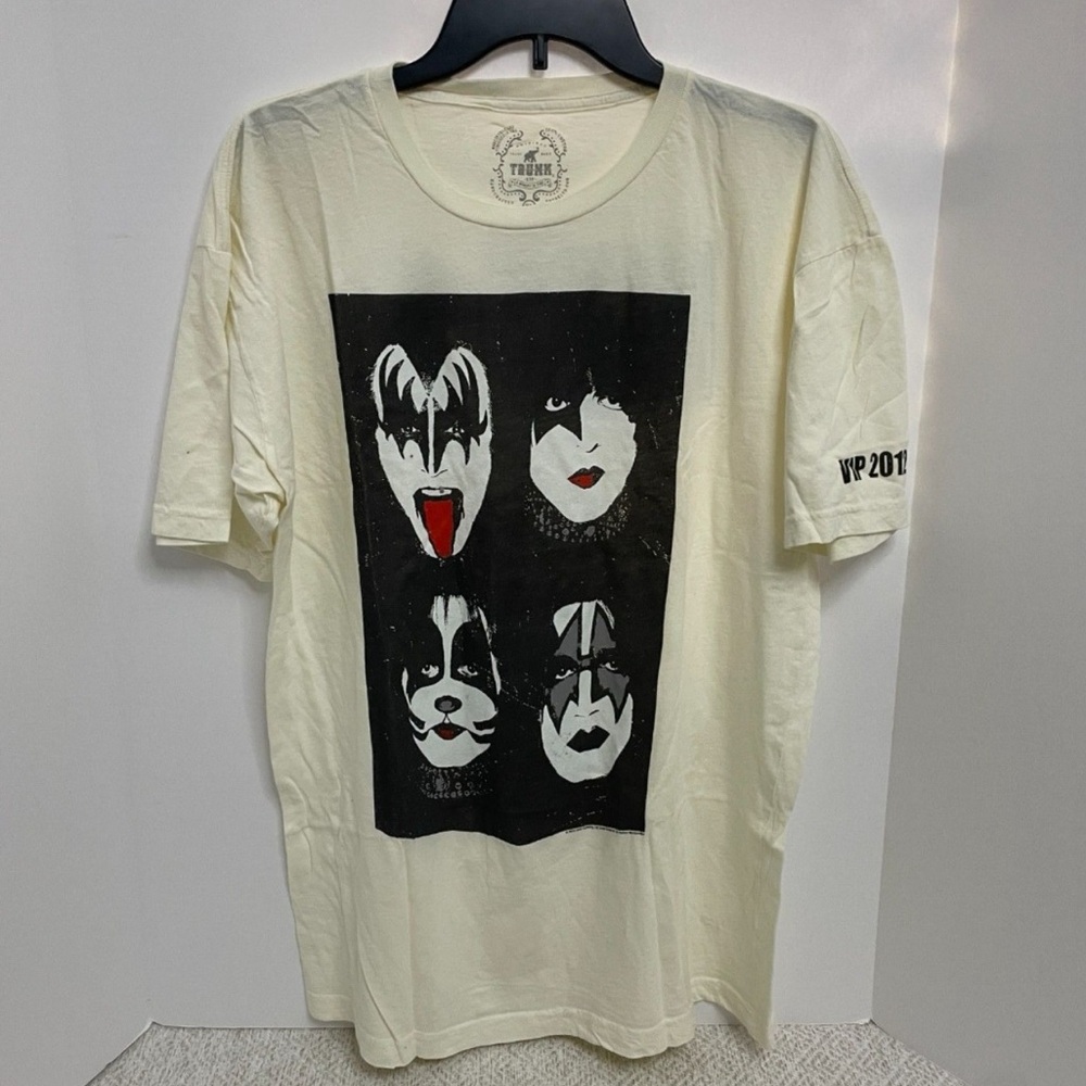 KISS Trunk VIP Meet and Greet T-shirt NWOTs